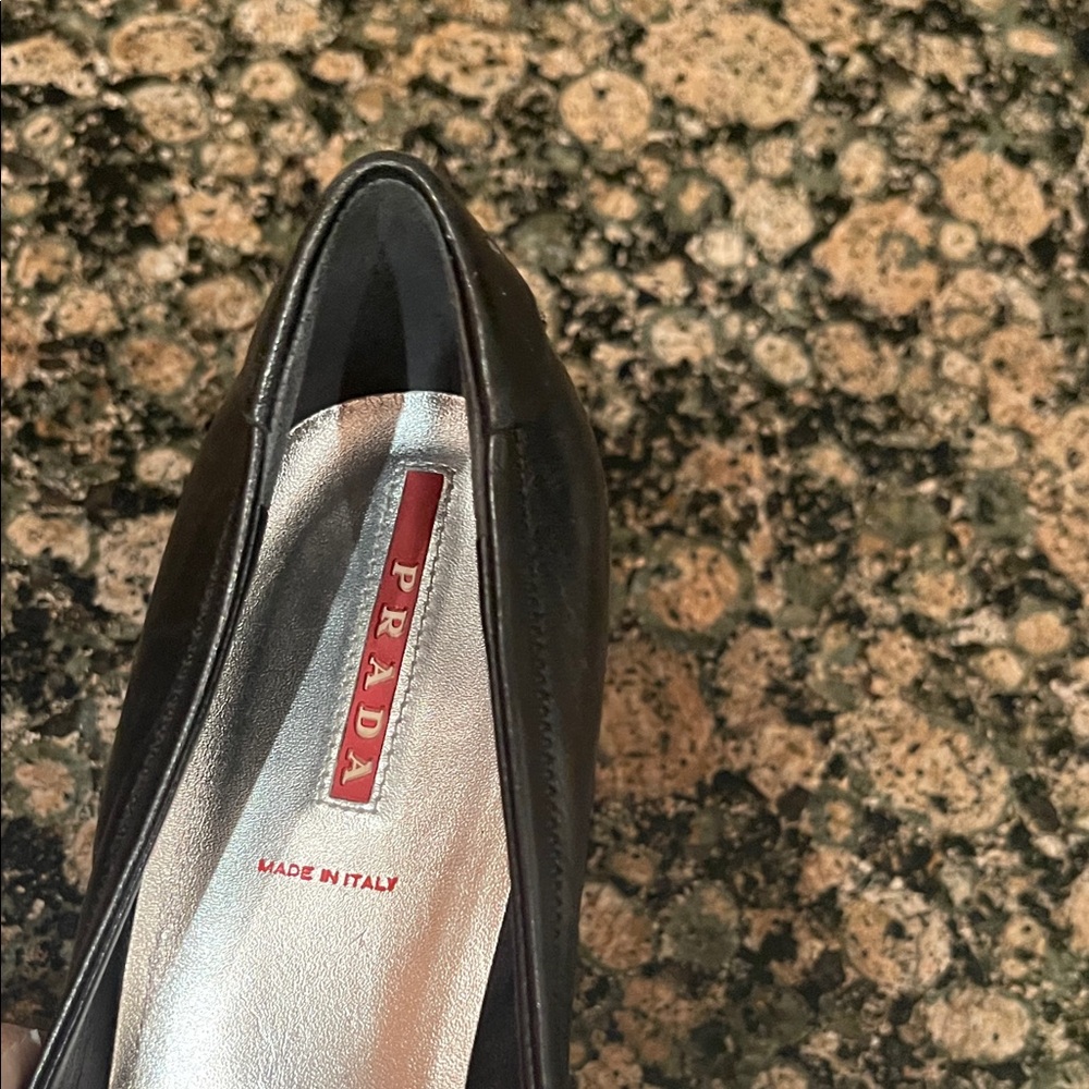 Prada Vintage Elegant Black Leather kitty heels.Mom wore them once. - Picture 8 of 14